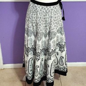 White & Black Boho Gypsy Paisley Floral Flowy A-line Maxi Skirt